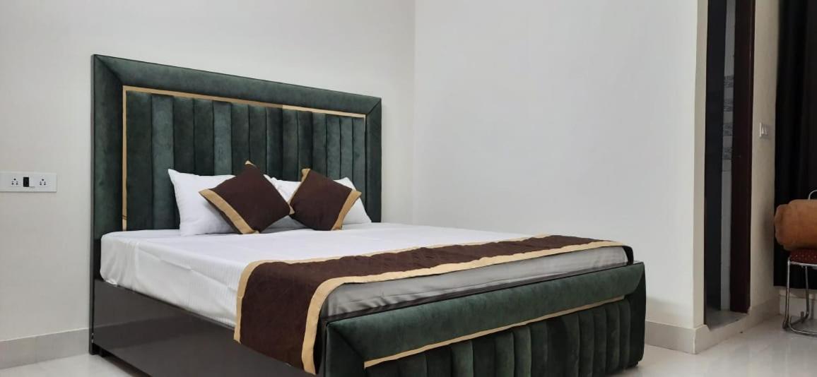 Hotel The Bird เดห์ราดุน ภายนอก รูปภาพ